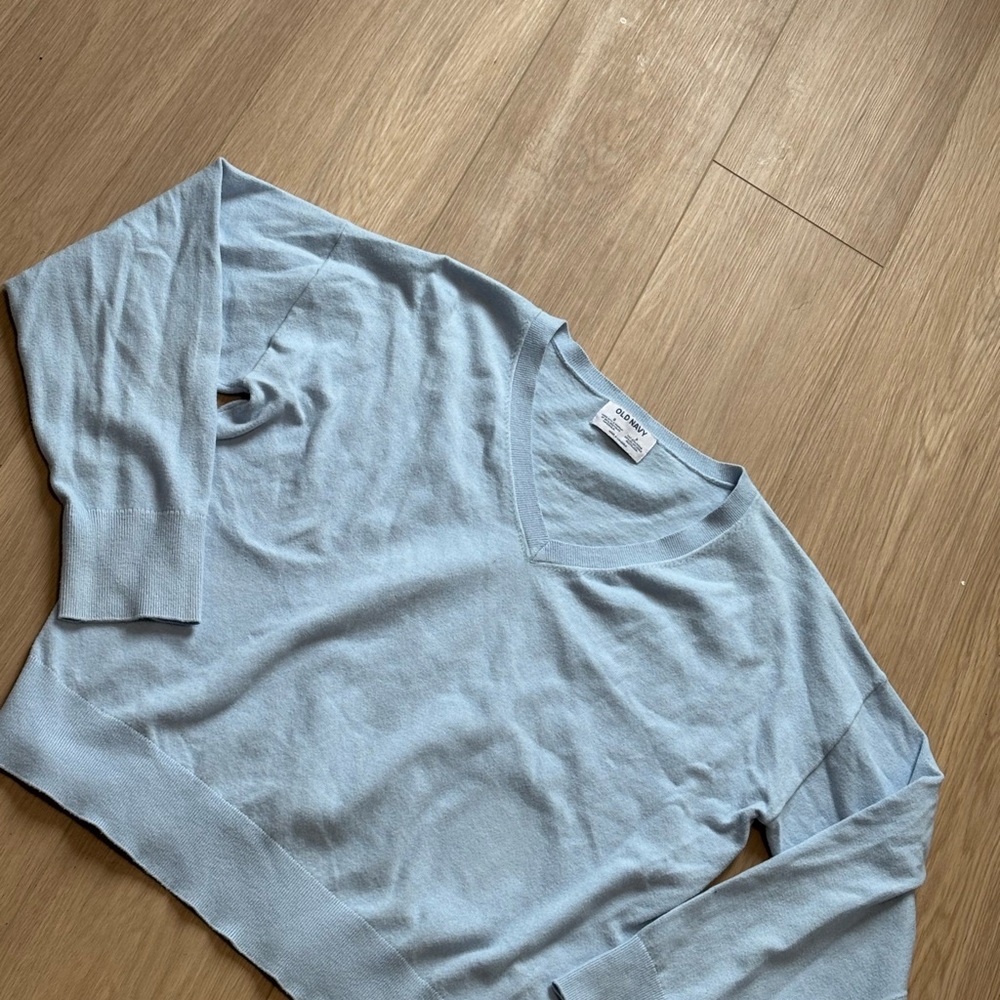 Old Navy Pale Blue V-Neck Pullover Sweater - Picture 2 of 4